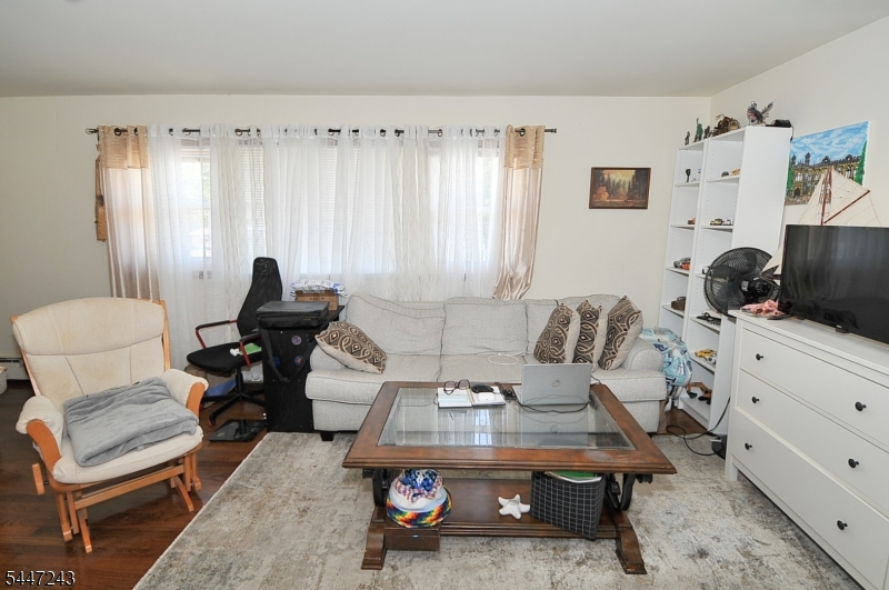 300 Kennedy Dr Property Photo 2