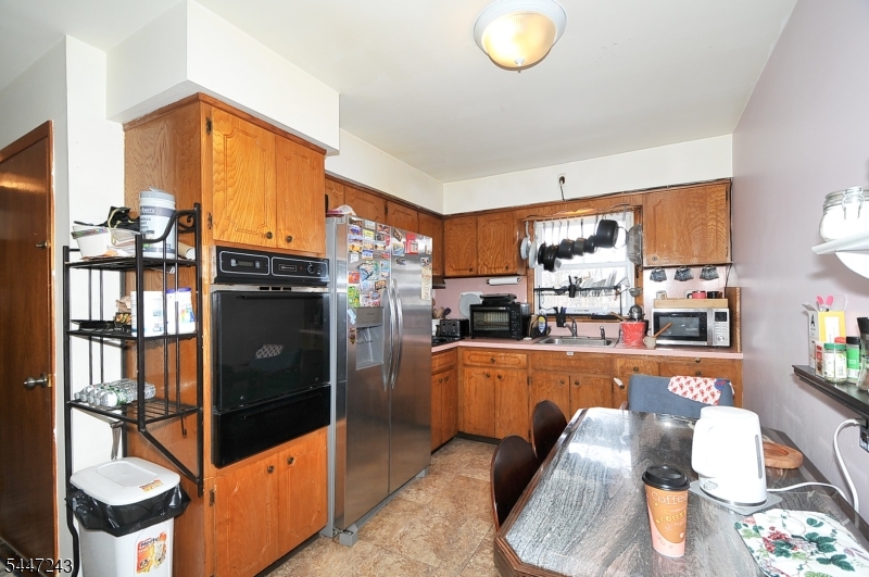 300 Kennedy Dr Property Photo 5