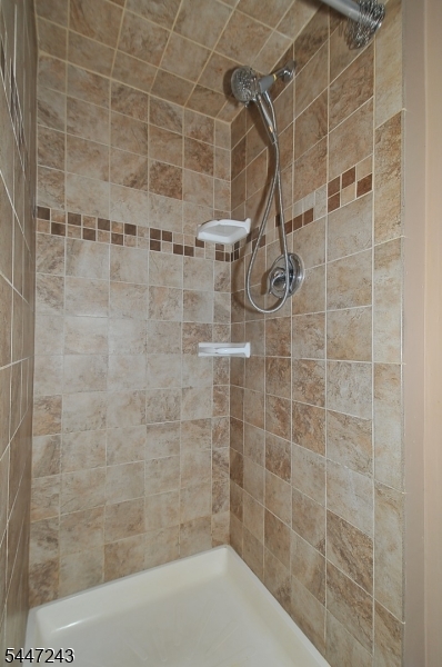 300 Kennedy Dr Property Photo 27