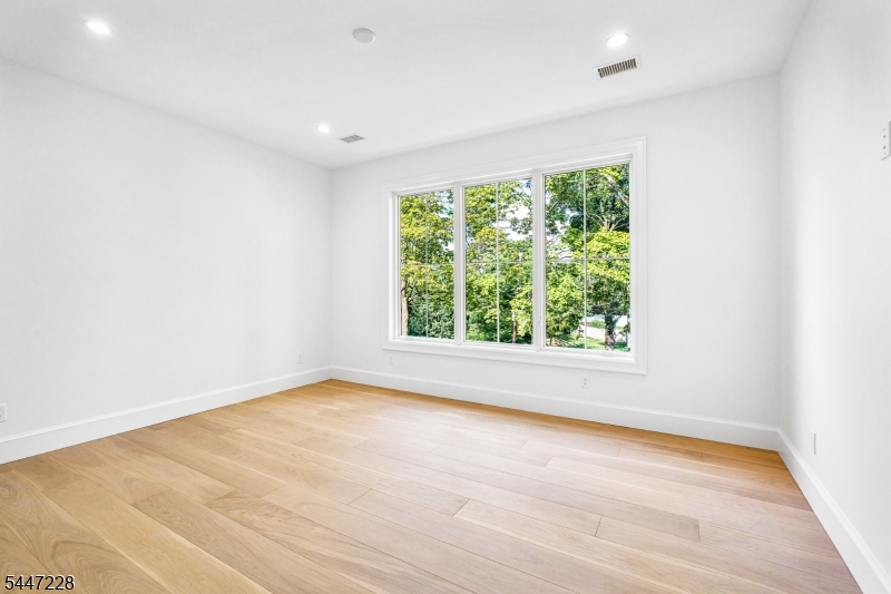 11 Florham Ave Property Photo 33