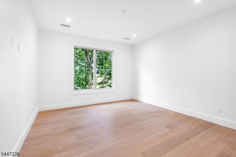 11 Florham Ave Property Photo 35