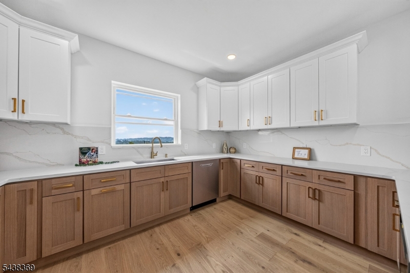 125 Cedarhurst Ave Property Photo 13