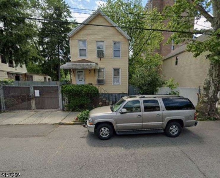 62 Oak Ave Property Photo 1
