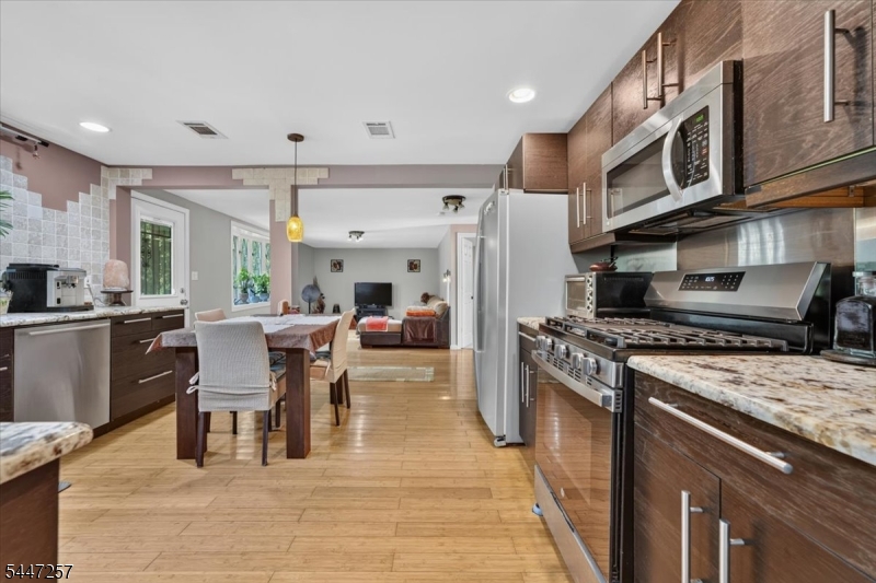 37 Broadway Property Photo 2