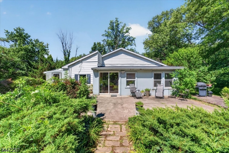 37 Broadway Property Photo 6