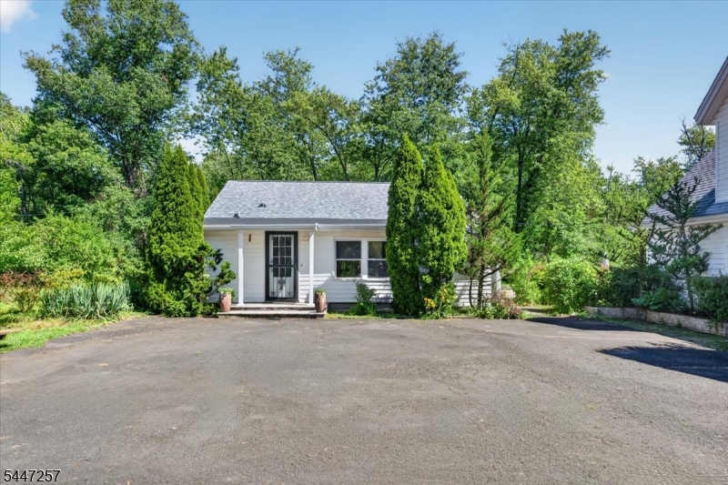 37 Broadway Property Photo 7