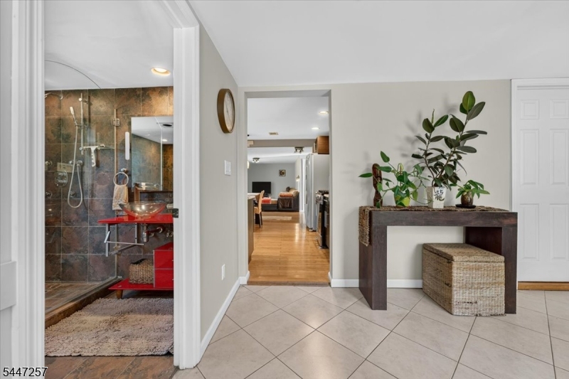 37 Broadway Property Photo 9