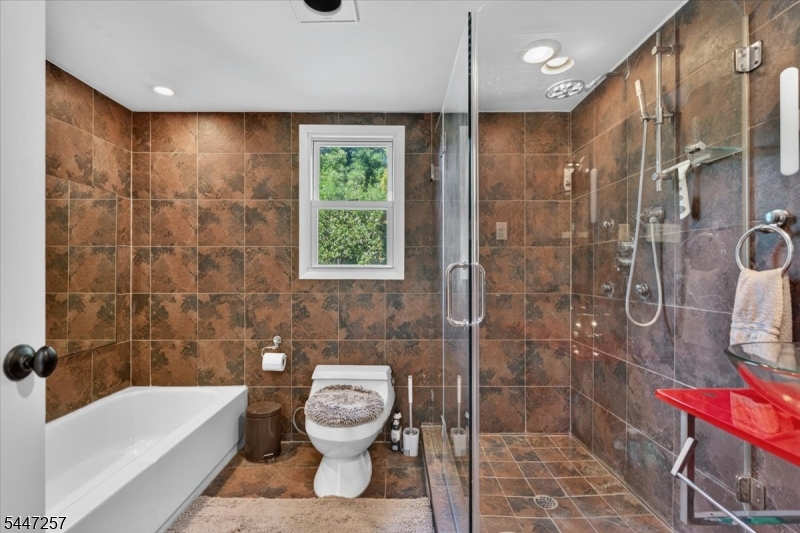 37 Broadway Property Photo 12