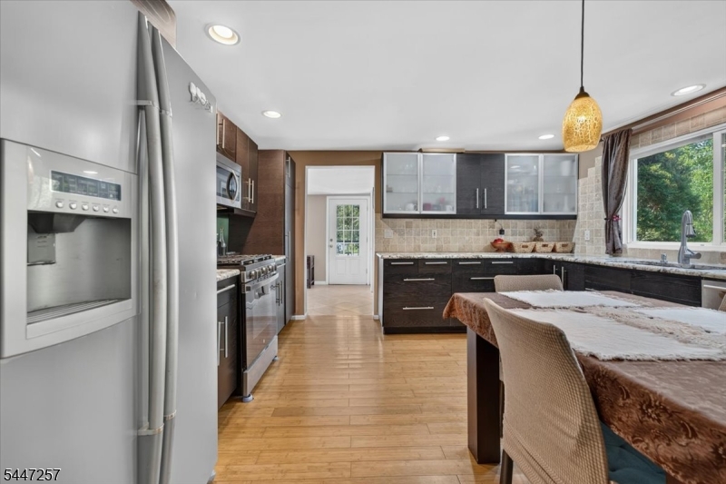 37 Broadway Property Photo 17