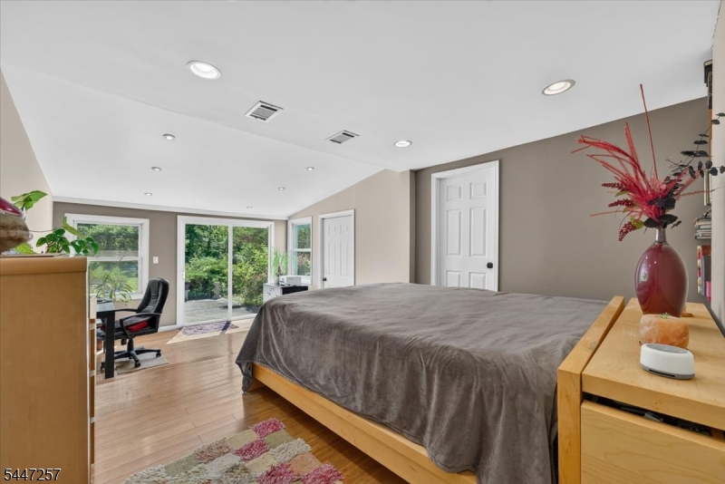 37 Broadway Property Photo 21