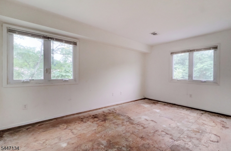 14 Lawrence St 3a Property Photo 7