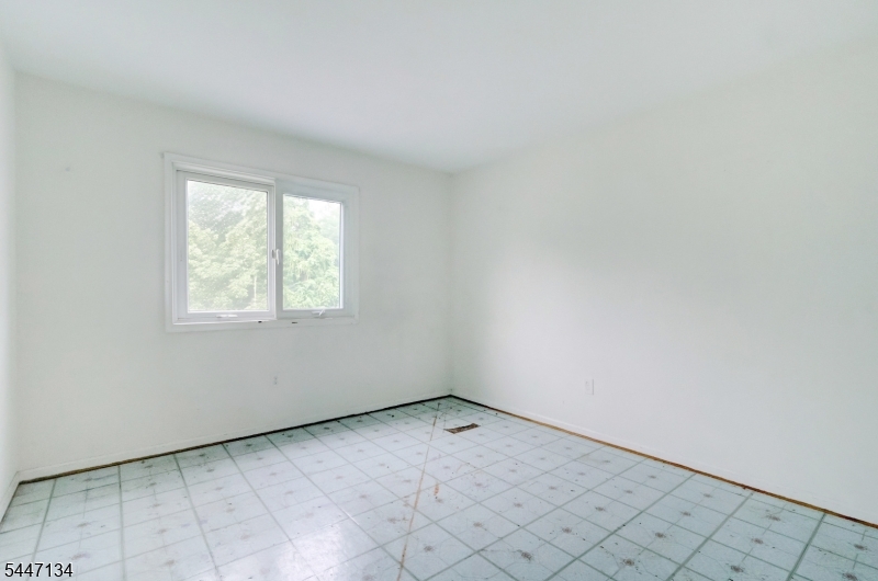 14 Lawrence St 3a Property Photo 9
