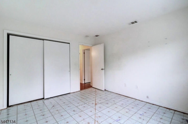 14 Lawrence St 3a Property Photo 10