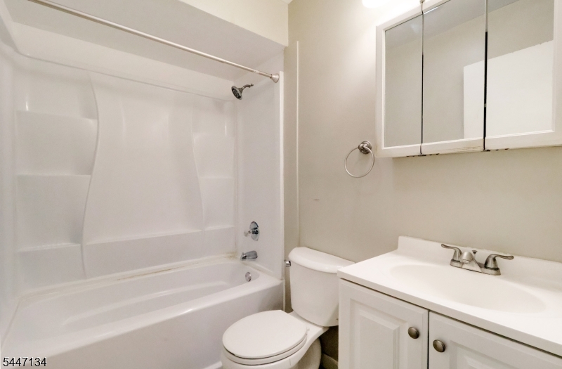 14 Lawrence St 3a Property Photo 11