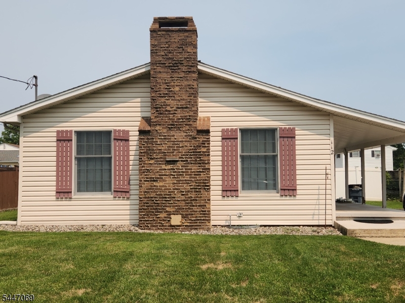 112 Brentwood Rd Property Photo 1