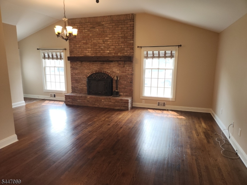 112 Brentwood Rd Property Photo 5