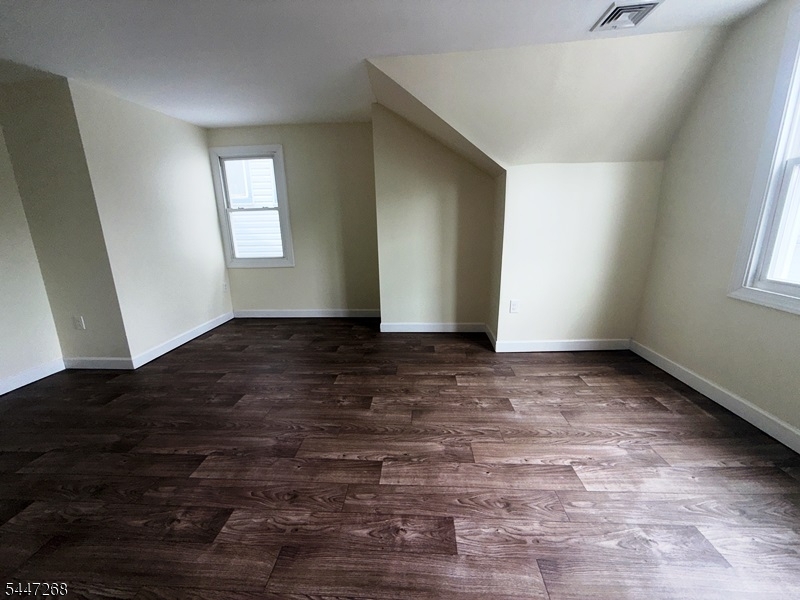562 Summer St Property Photo 14