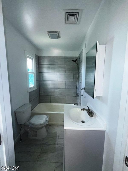 562 Summer St Property Photo 20