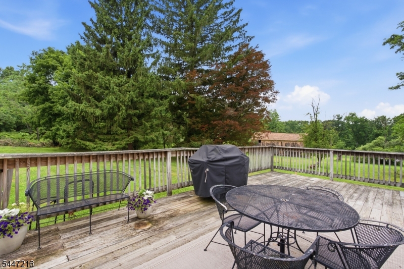 8 Morris Tpke Property Photo 15