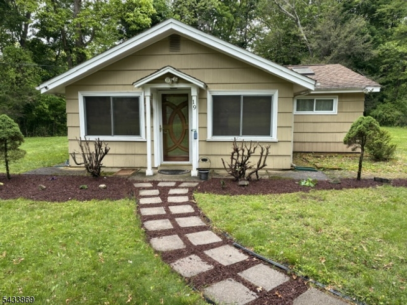 19 Crescent Rd Property Photo 20