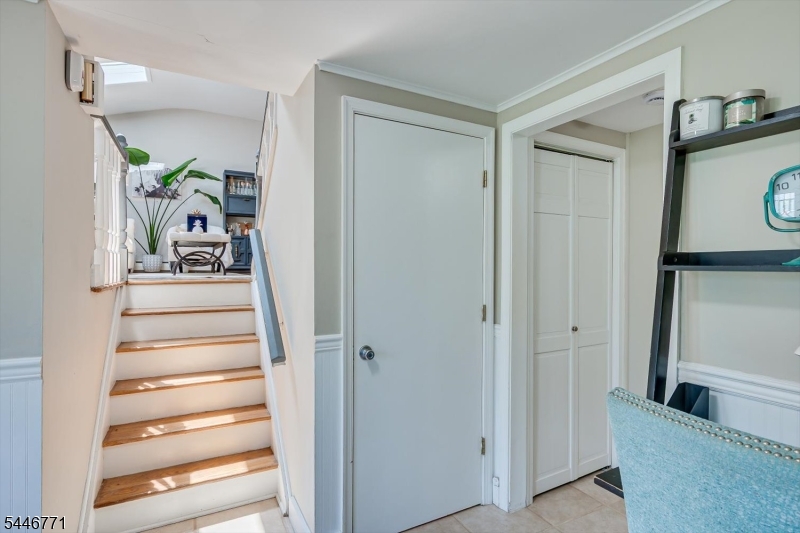 2700 Dover St Property Photo 6
