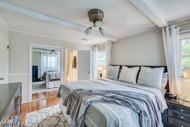 2700 Dover St Property Photo 15