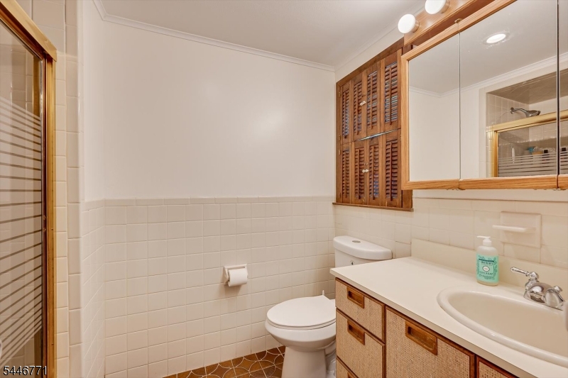 2700 Dover St Property Photo 22