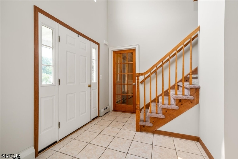 9 Carriage Ln Property Photo 4