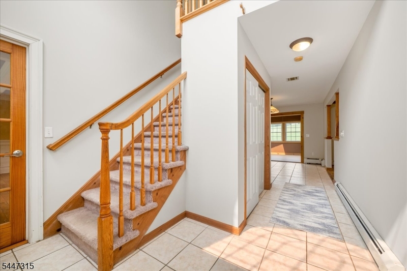 9 Carriage Ln Property Photo 5