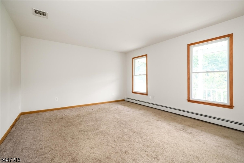 9 Carriage Ln Property Photo 6