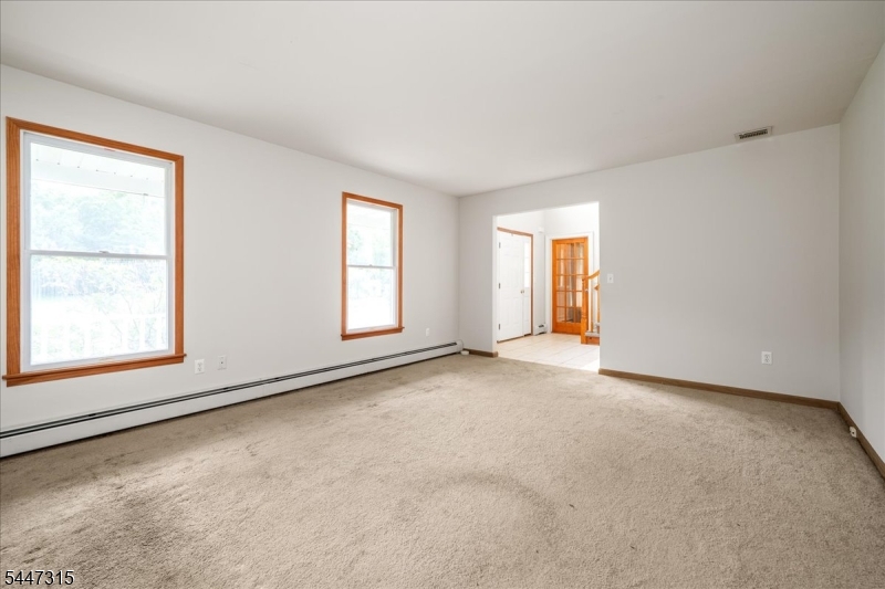 9 Carriage Ln Property Photo 7