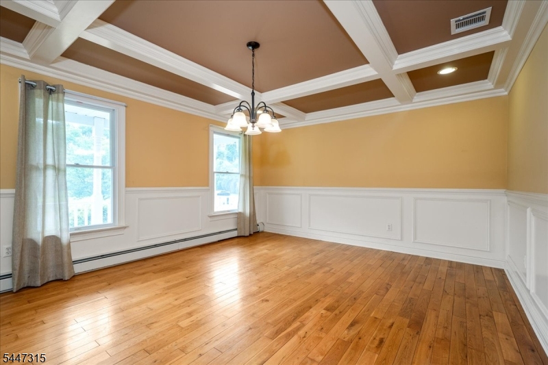 9 Carriage Ln Property Photo 10