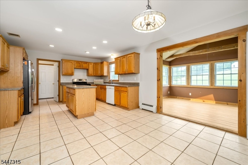 9 Carriage Ln Property Photo 18