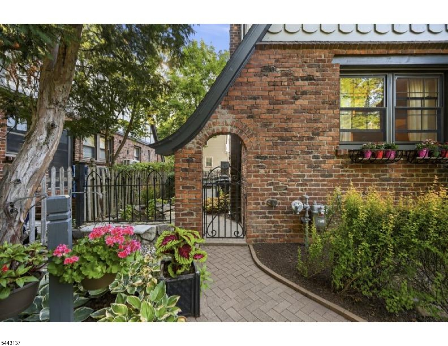 23 Park Drive Property Photo 3