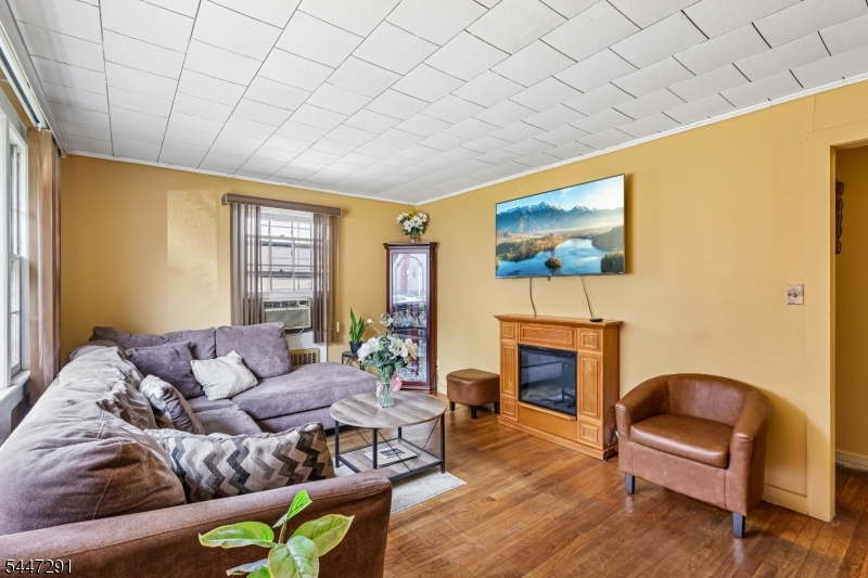 563 Purce St Property Photo 7