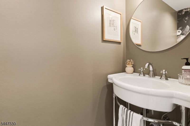 22 Symor Dr Property Photo 16