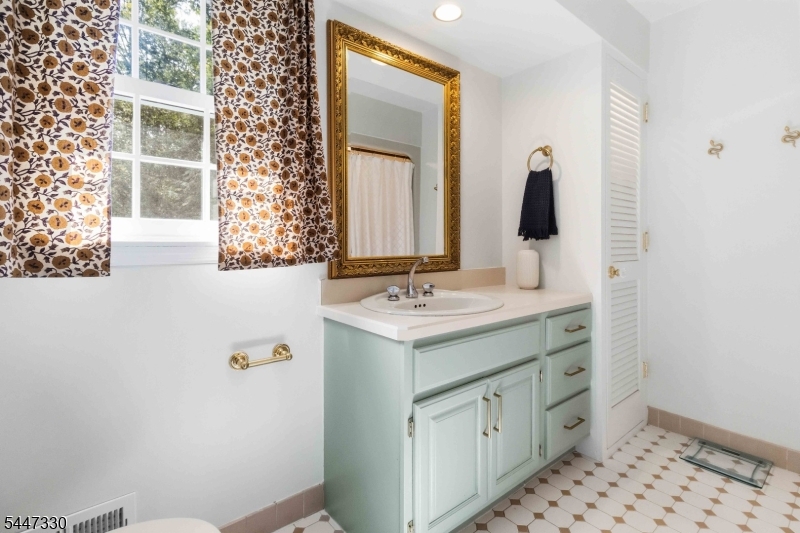 22 Symor Dr Property Photo 24