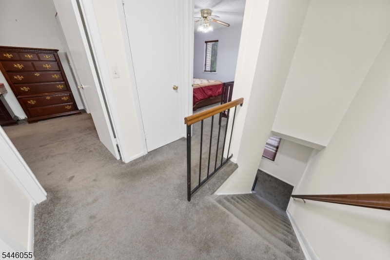 668 Jackson Ave Property Photo 11