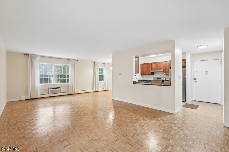 135 S Maple Ave 143b Property Photo 5