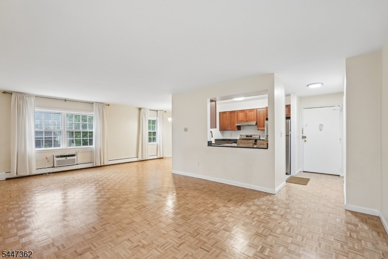 135 S Maple Ave 143b Property Photo 6