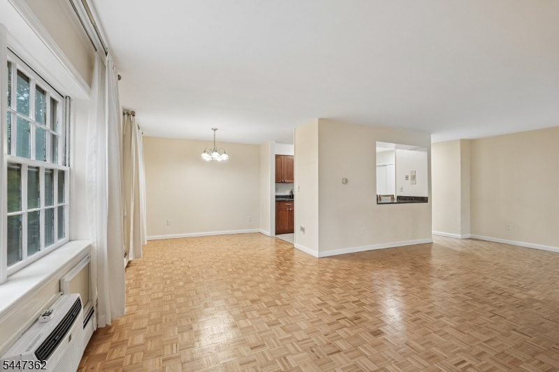 135 S Maple Ave 143b Property Photo 10