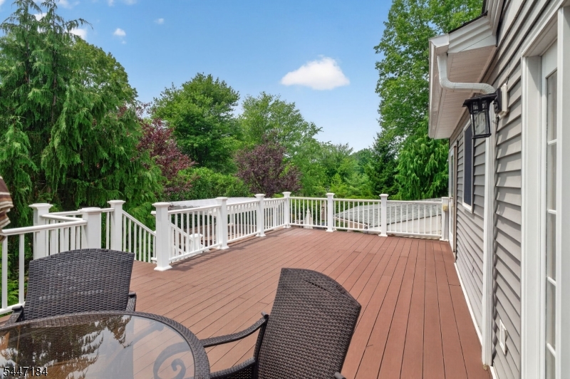 10 Berkshire Dr Property Photo 19