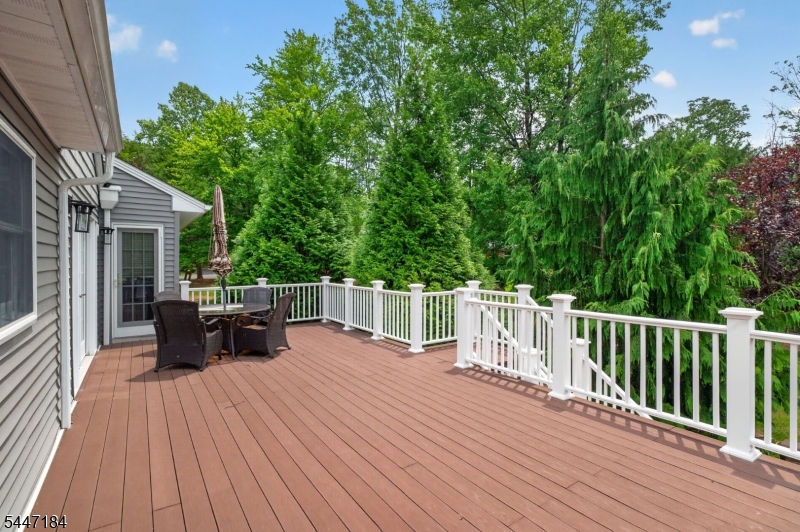 10 Berkshire Dr Property Photo 20