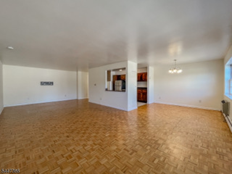 135 S Maple Ave Property Photo 2