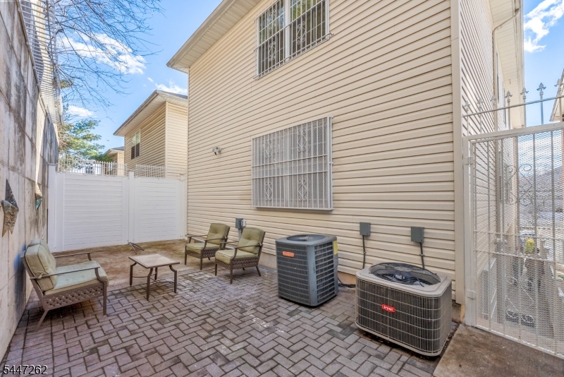 23 Chester Ave 2 Property Photo 18