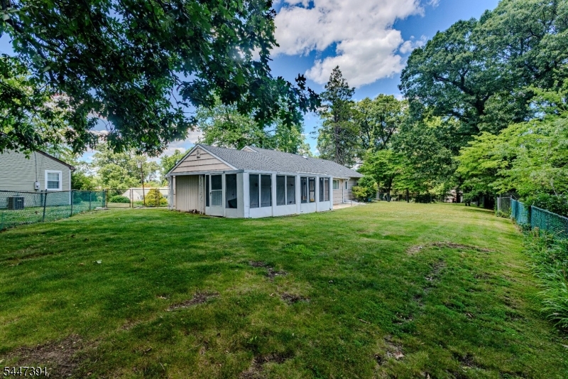 7 White Beech Ct Property Photo 2