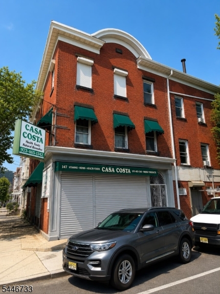 145 Elm St Property Photo 3