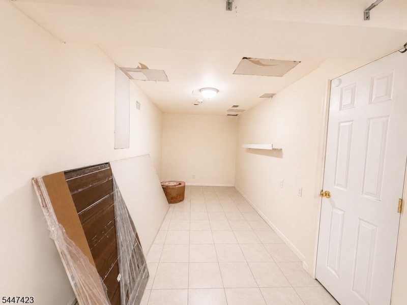191 Bloomfield Ave Property Photo 6