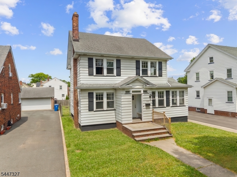 1029 Kipling Rd Property Photo 1