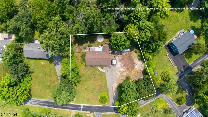 958 Cedar Dr Property Photo 6